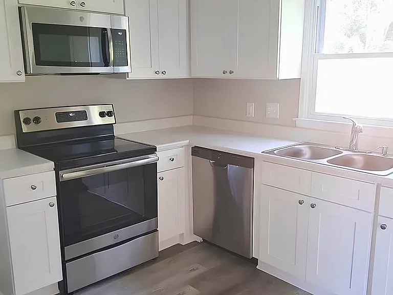 916 Summer Dr — Photo 5