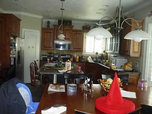 3rd image of 1207 E Black Fox Ct