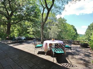 150 Sunset Hill Rd, Pleasant Valley, NY 12569