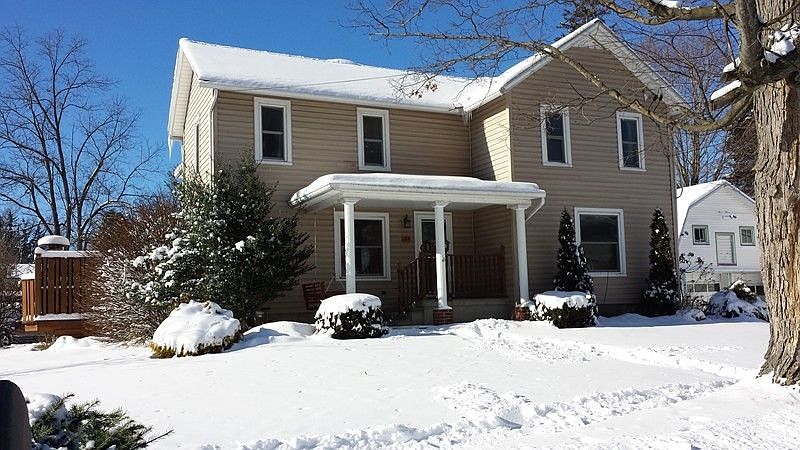 1st image of 184 Saint James St