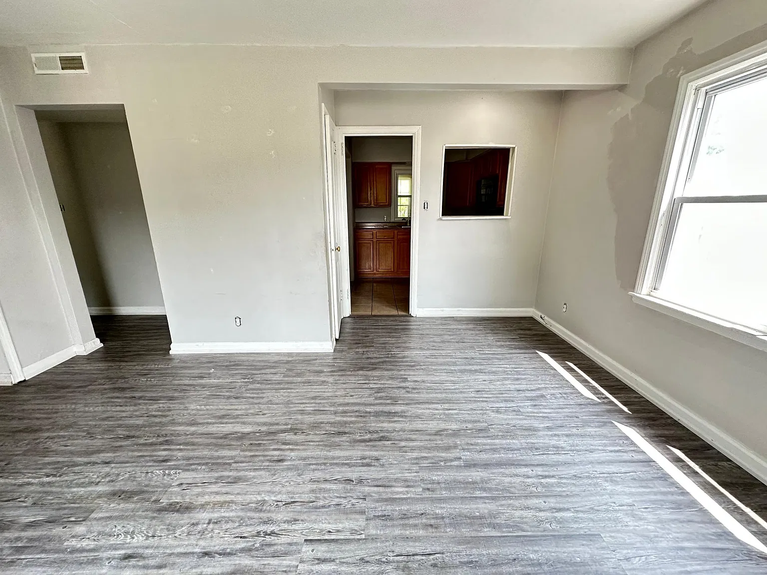 4 bed, 1250 sqft, $1,600 — Photo 4