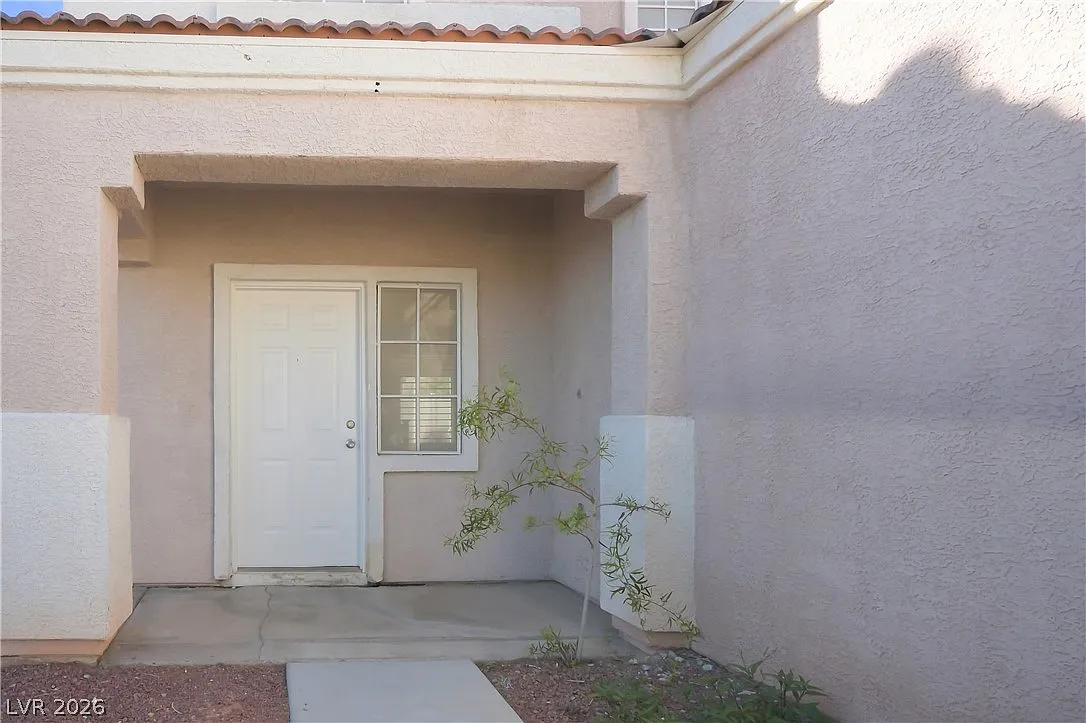 3 bed, 2.5 bath, 1953 sqft, $2,199 — Photo 3