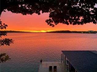 27 Oak Ridge Dr, Decatur, IL 62521