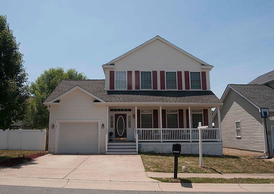 1st image of 37 Hot Springs Way