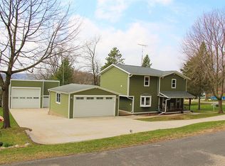 N6501 Orchard Hghts Rd, Delavan, WI 53115