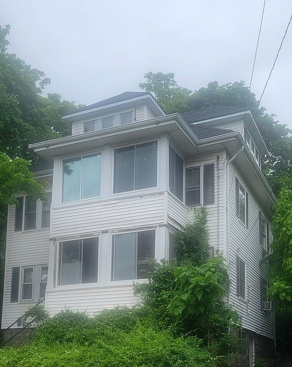 2nd image of 207-209 Granite St