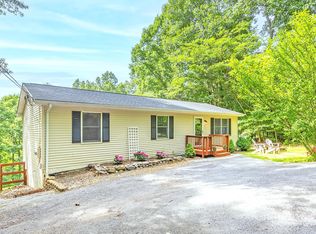 556 Grimes Golden Rd, Linden, VA 22642