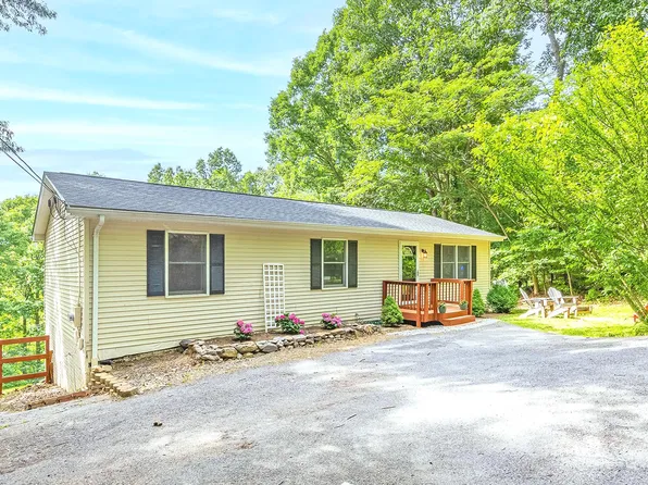 556 Grimes Golden Rd, Linden, VA 22642