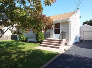 8 Blake Dr, Clark, NJ 07066