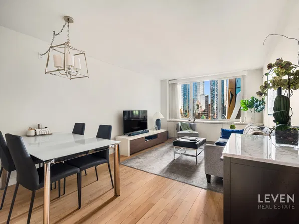 322 West 57th Street image 1 of 20