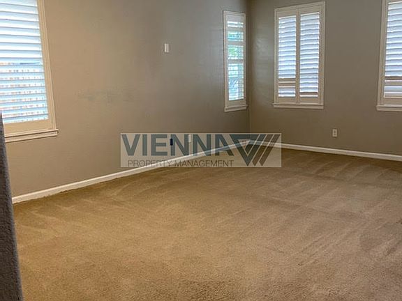 5th image of 7609 Rosehall Dr