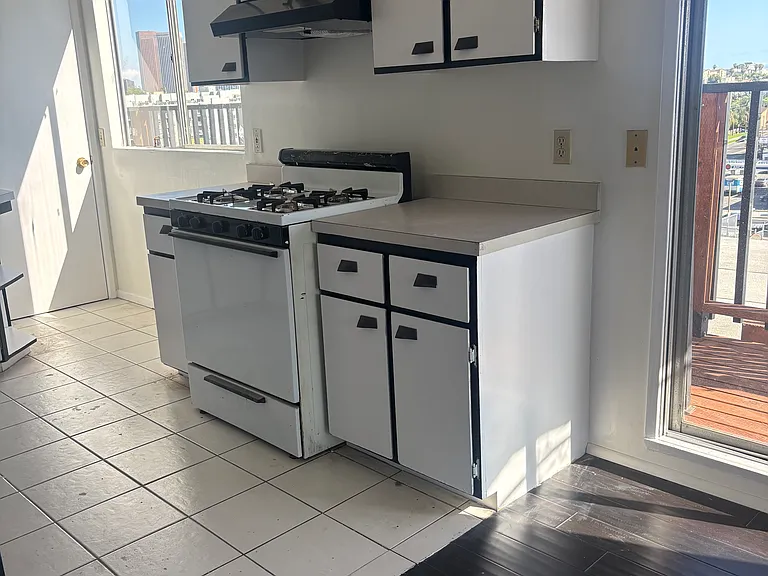 434 N Lake St #5 — Photo 5