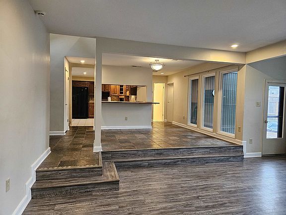5th image of 7120 Mimosa Dr