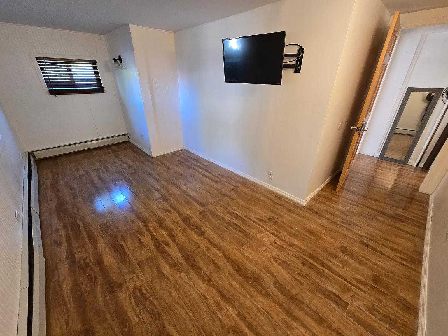 3 bed, 1250 sqft, $1,195 — Photo 2