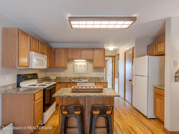 362 N Millward St APT 11, Jackson, WY 83001