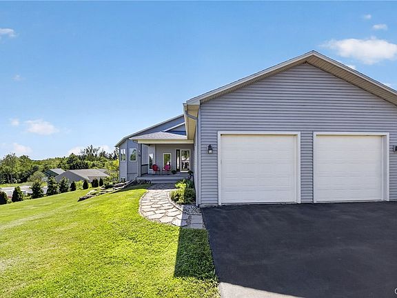 4th image of 35 Melinda Ln