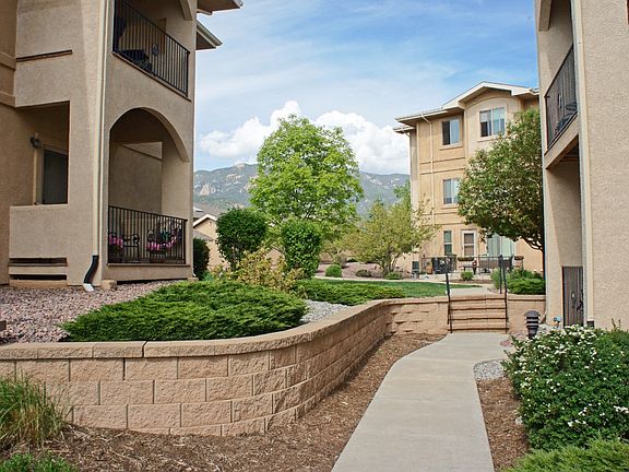 The mountains are close by