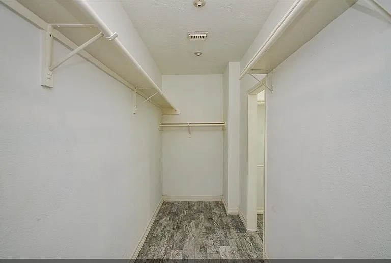 318 N Cypress Estates Cir — Photo 17