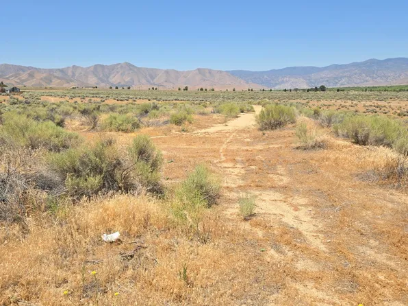 5593 Vista Grande Dr, Weldon, CA 93283