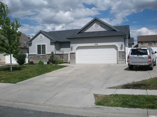1458 N 2400 W, Clinton, UT 84015