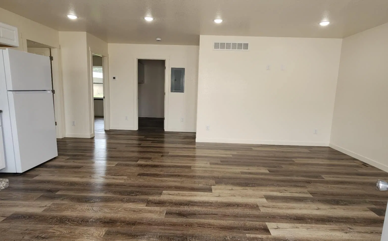 3 bed, 900 sqft, $1,280 — Photo 4