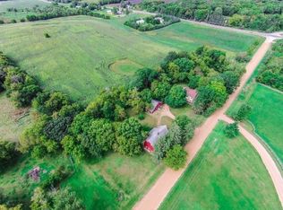525 Game Farm Rd N, Maple Plain, MN 55359