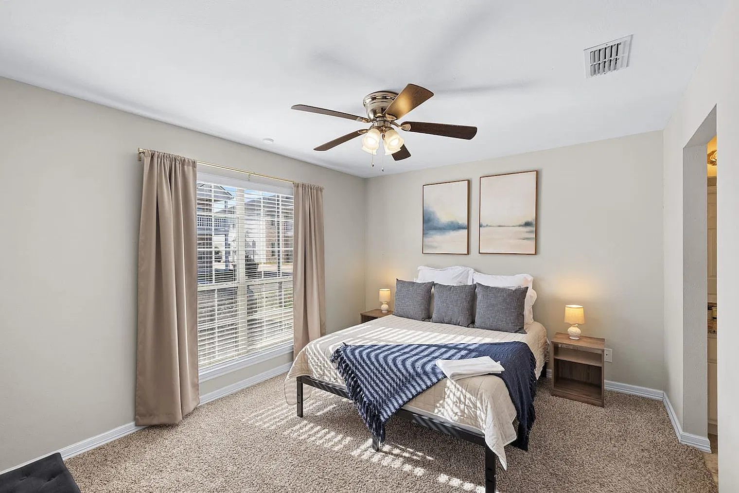 2 bed, 1.5 bath, $4,861 — Photo 3