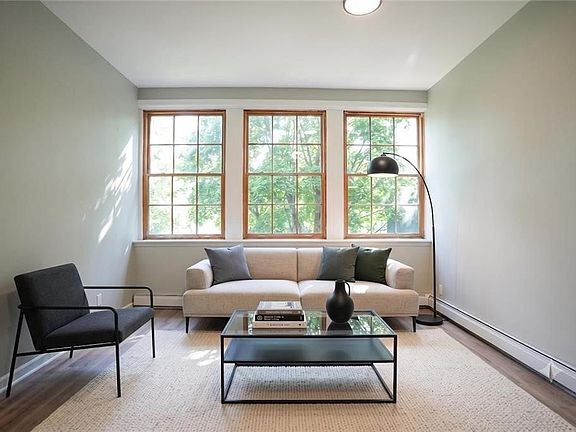 4th image of 366 Main St APT 101
