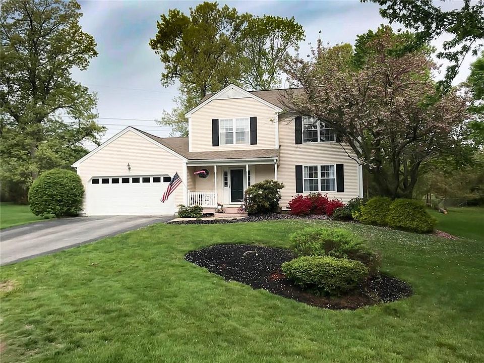 1st image of 15 Carrie Ann Dr