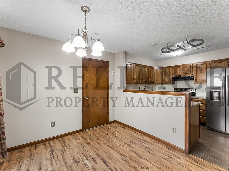 1111 E Redwood Rd — Photo 12