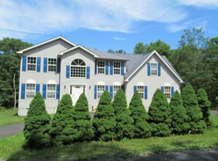 5138 Hickory Ln, East Stroudsburg, PA