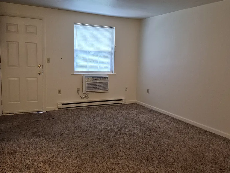 955 Campus Rd #206 — Photo 4