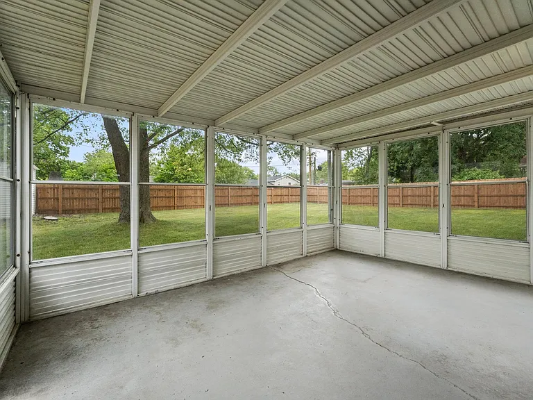 Evard Rd — Photo 17