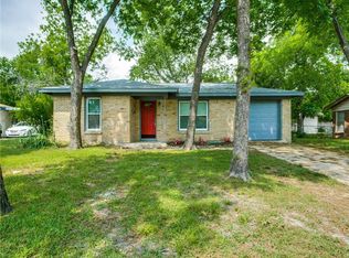 3329 Half Moon Dr, Fort Worth, TX 76111
