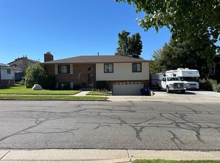 463 W Willow Wood Dr, Centerville, UT 84014