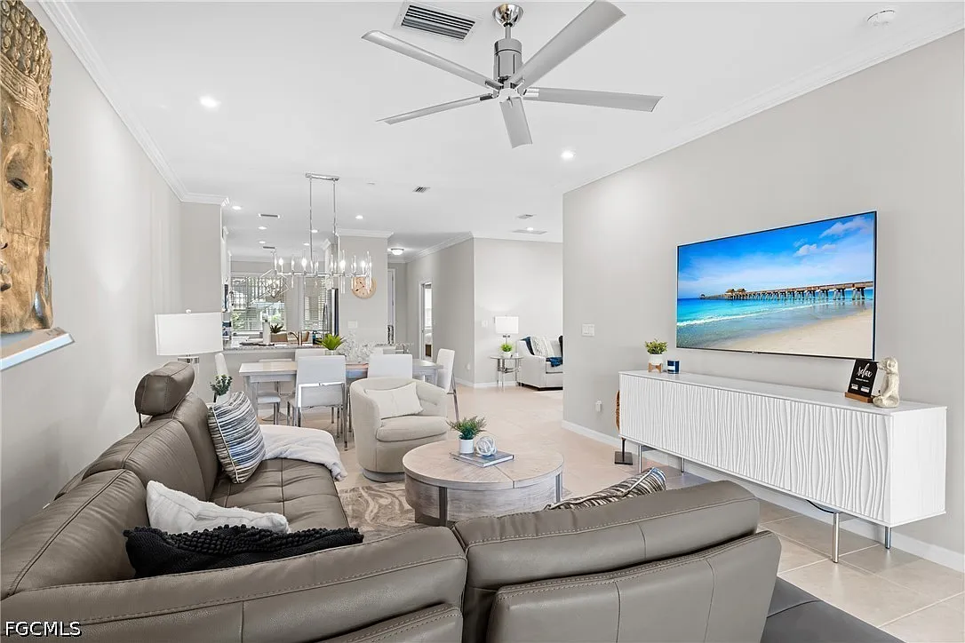 2 bed, 2.0 bath, 1528 sqft, $9,750 — Photo 3