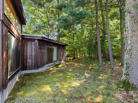 4th image of 1748 Trapelo Rd