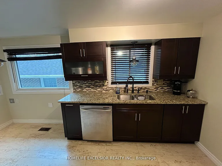 175 Edgehill Cres — Photo 6