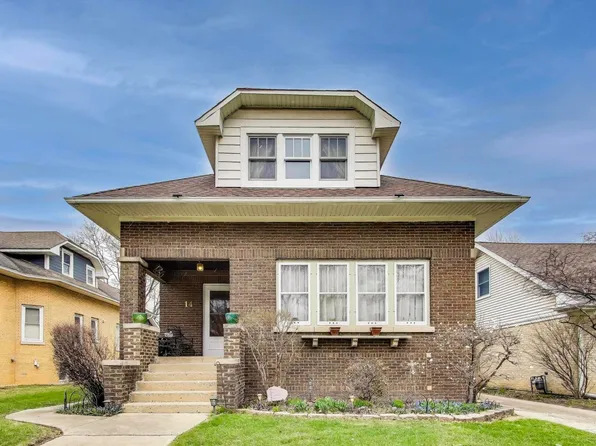 14 S Maple St, Mount Prospect, IL 60056