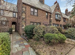 11112 75th Rd, Forest Hills, NY 11375