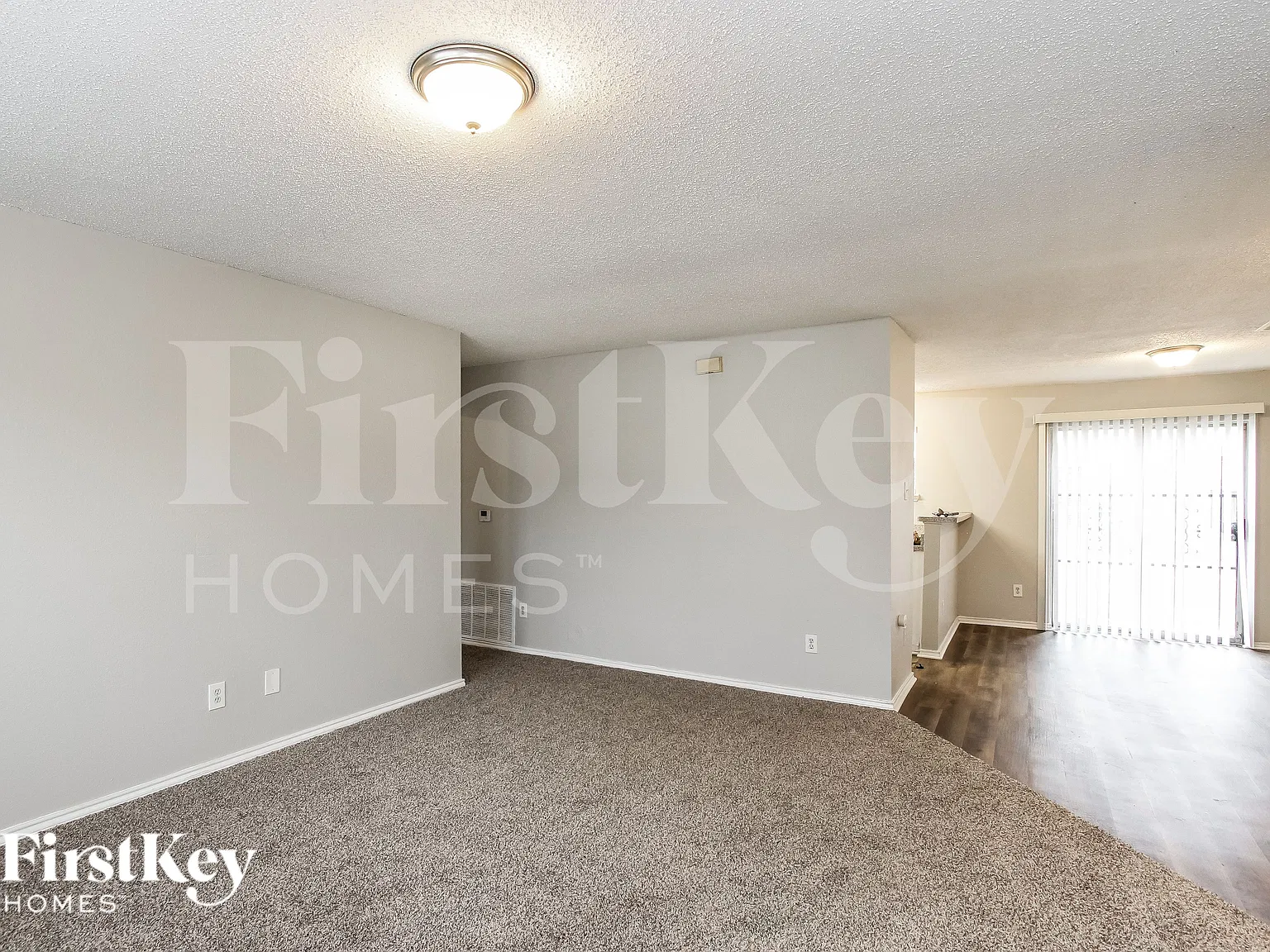 4 bed, 2.0 bath, 1527 sqft, $1,940 — Photo 3