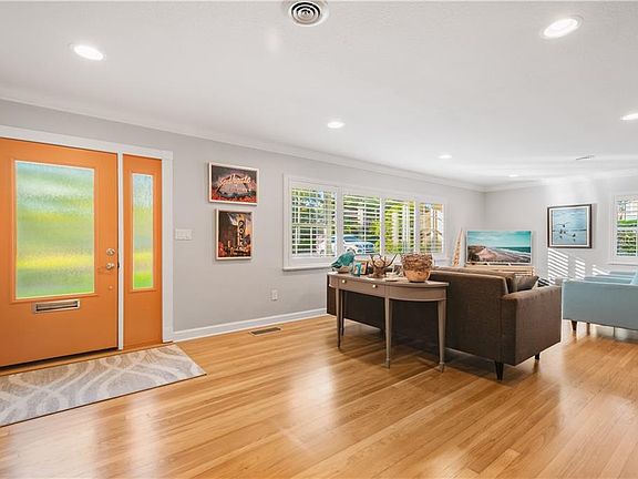 4th image of 404 Hibriten Way