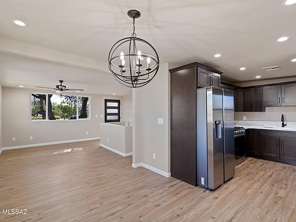 5th image of 637 N Placita De Las Lomitas