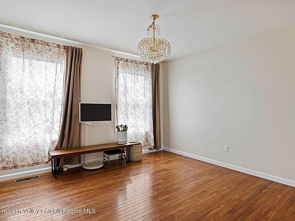 4th image of 91 Canterbury Drive
