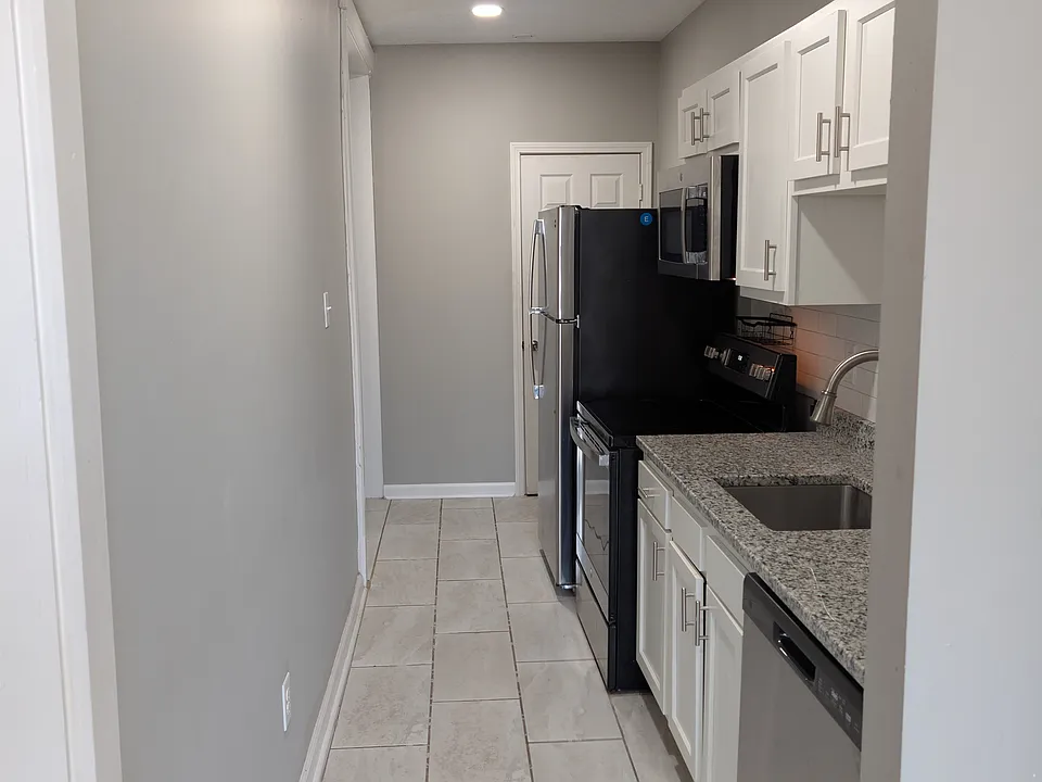 205 W Breckinridge St #1