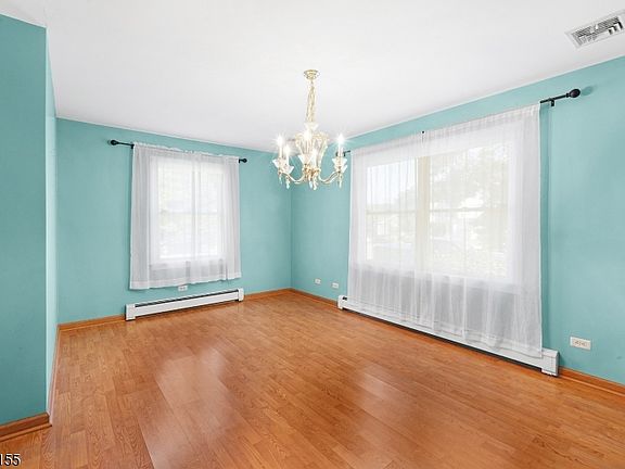 3rd image of 4 Fitzgerald Ave