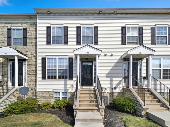 388 Oxford Oak Dr, Blacklick, OH 43004