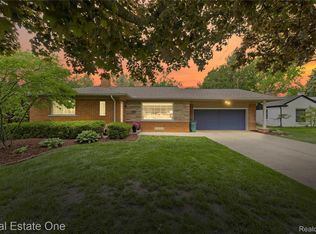 16210 Marguerite St, Beverly Hills, MI 48025