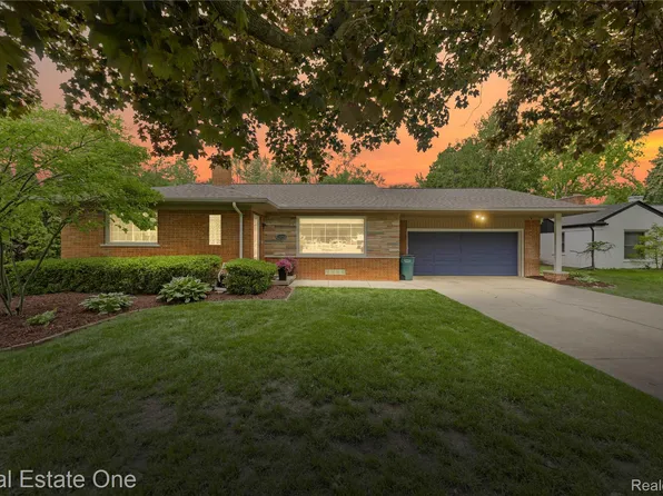 16210 Marguerite St, Beverly Hills, MI 48025