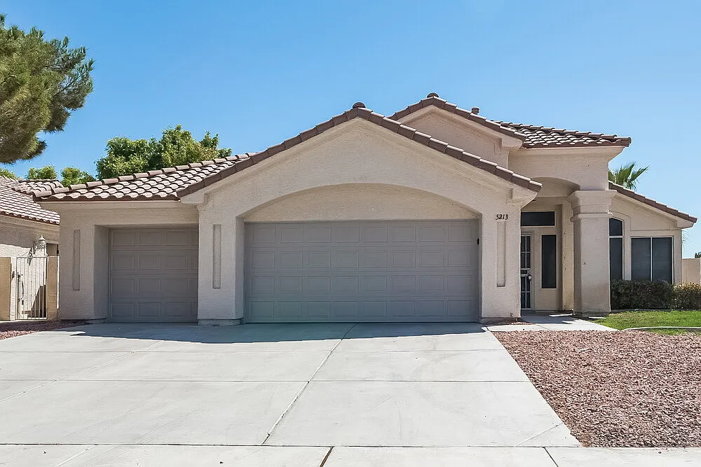 3 bed, 2.0 bath, 1752 sqft, $2,225 — Photo 1